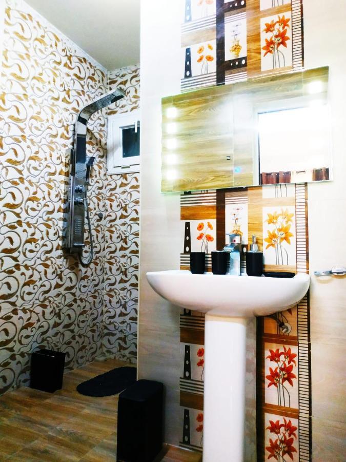 Chambres Meublées Avenue Cheikh Anta Diop Maison d'hôtes *