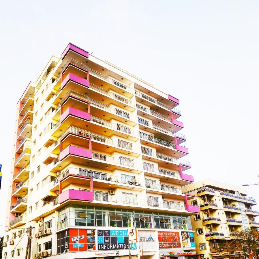 Chambres Meublées Avenue Cheikh Anta Diop Maison d'hôtes *